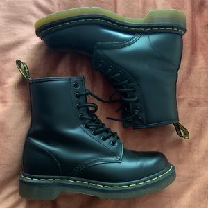 Black smooth dr martens